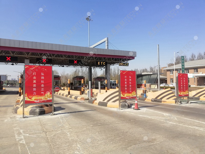 LED廣告機(jī)-戶(hù)外智能廣告機(jī)14.jpg
